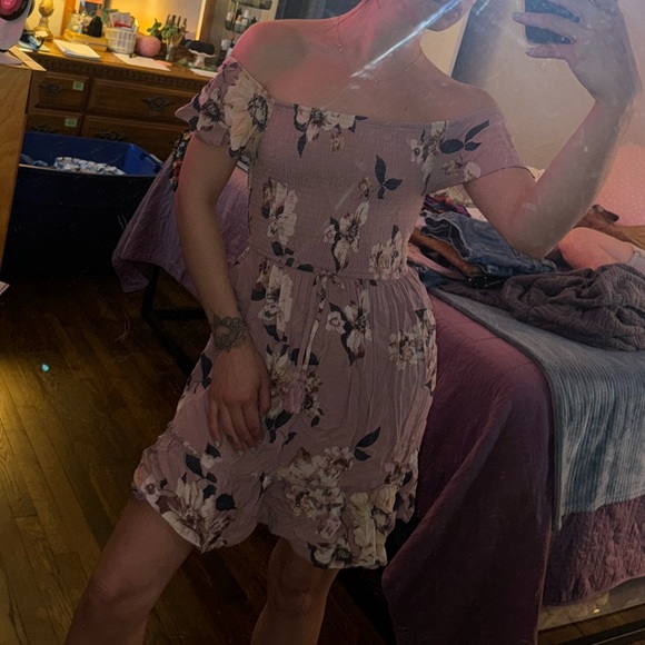 Off shoulder dress - Picture 2 of 4